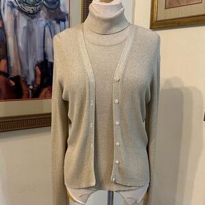 August Silk Knits Silk Blend Champagne Gold Shimmer Turtleneck Sweater Set SZ M